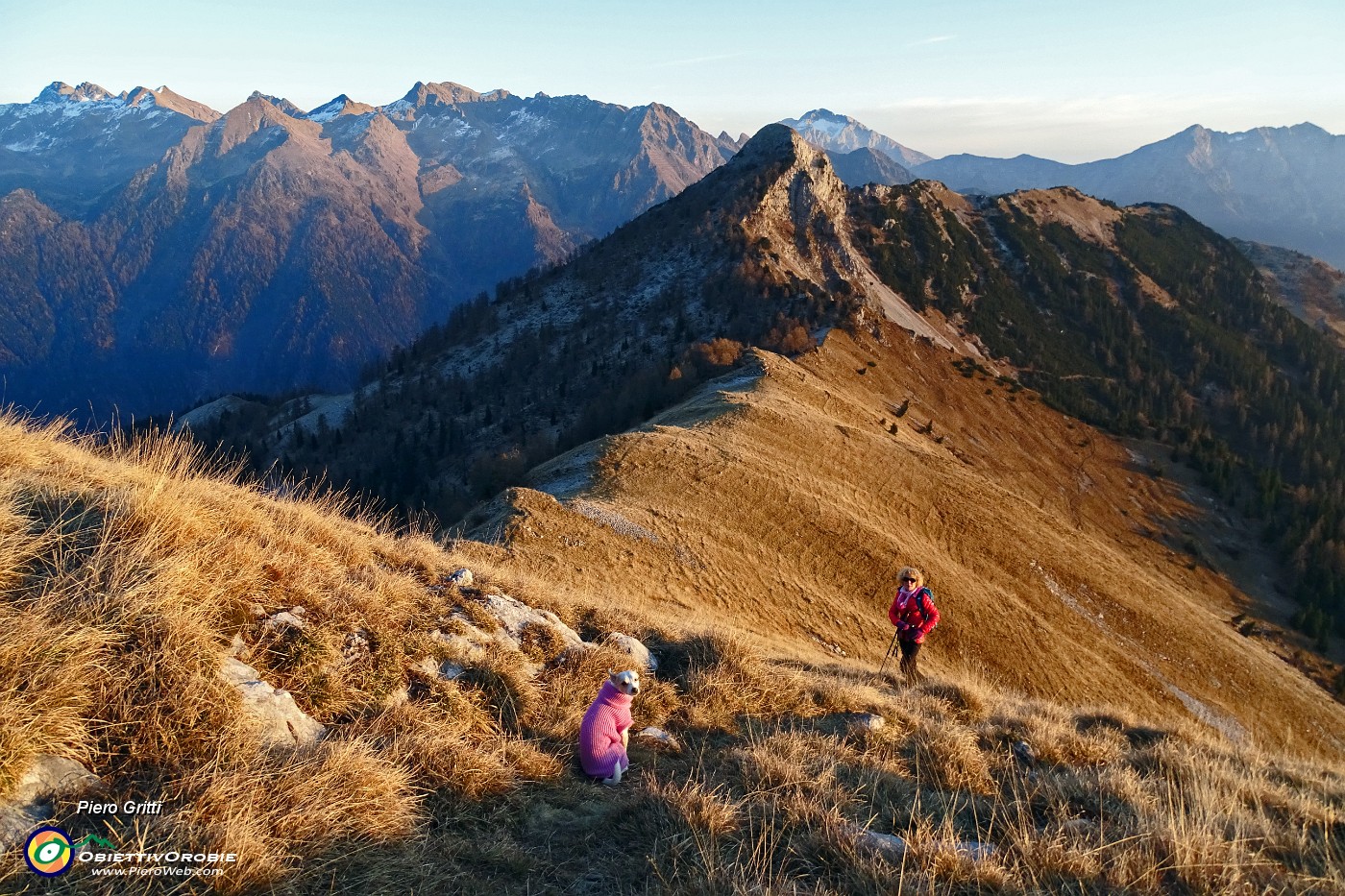 97 Vista sul Passo di Monte Colle e Pizzo Badile.JPG -                                